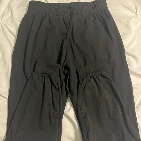 Zyia Joggers - Picture 3 of 5